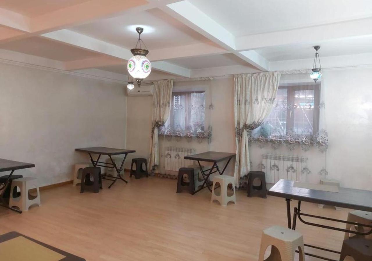 Room Hostel Dostyk Almaty Luaran gambar