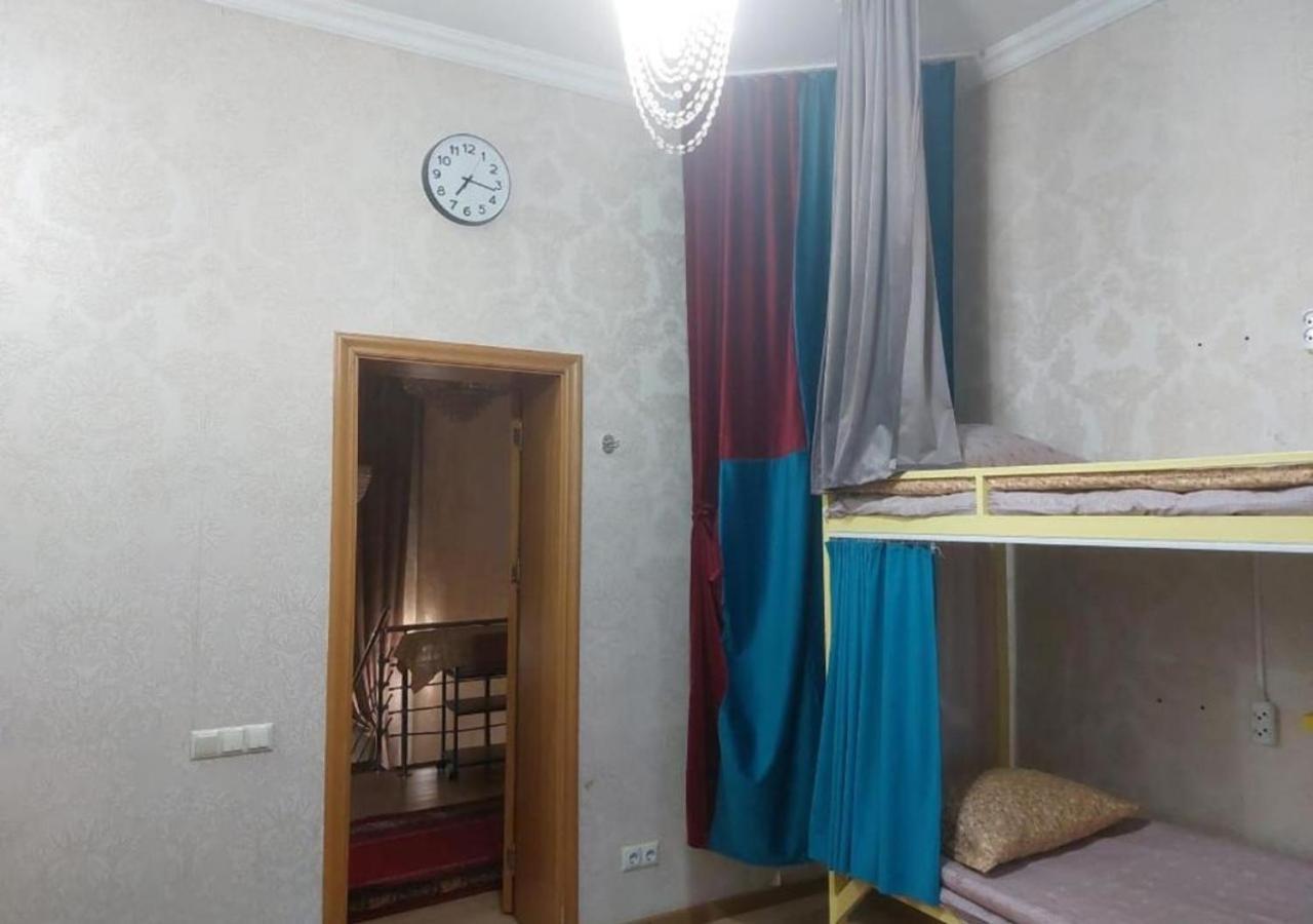 Room Hostel Dostyk Almaty Luaran gambar