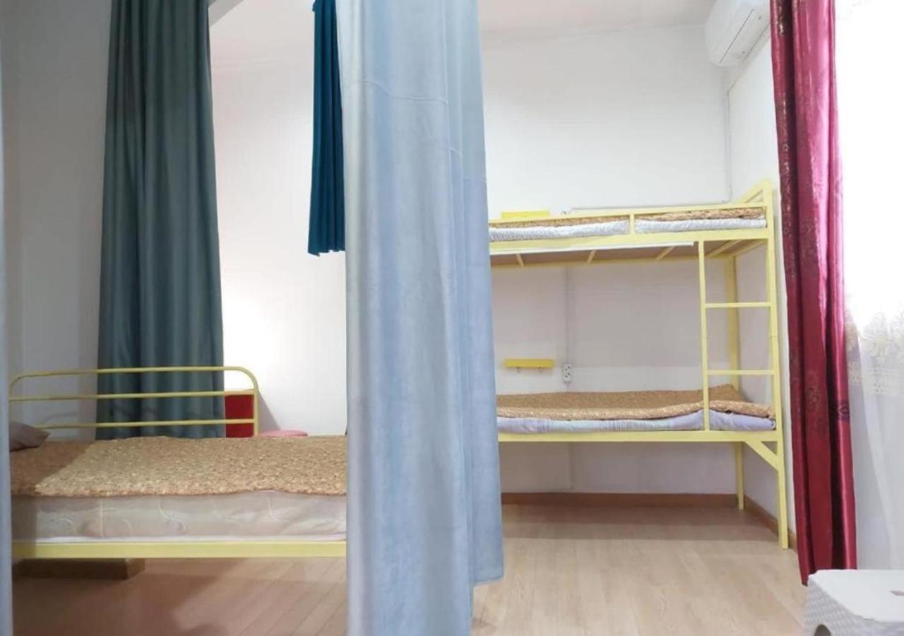 Room Hostel Dostyk Almaty Luaran gambar