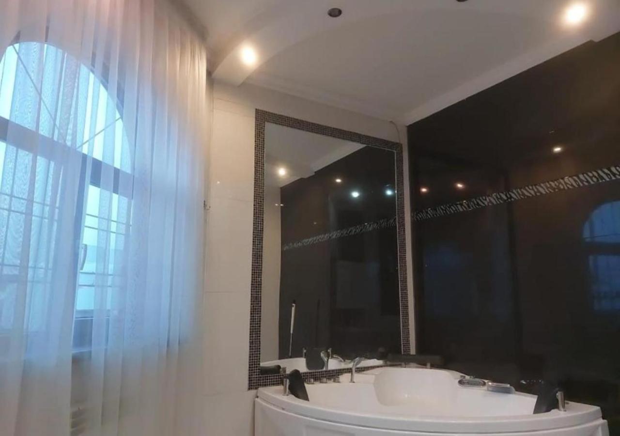 Room Hostel Dostyk Almaty Luaran gambar