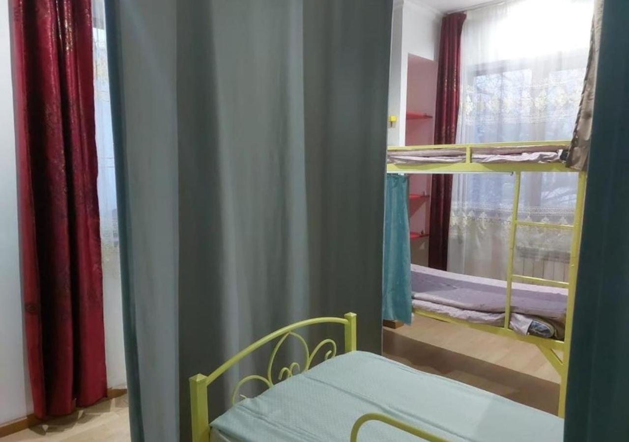 Room Hostel Dostyk Almaty Luaran gambar